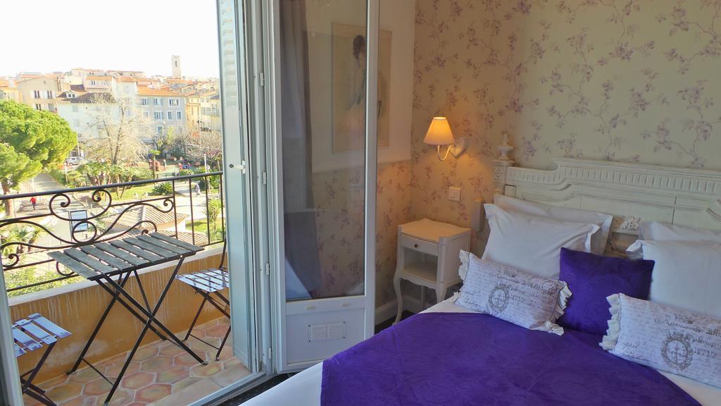 Hotel Relais Du Postillon Antibes Oda fotoğraf