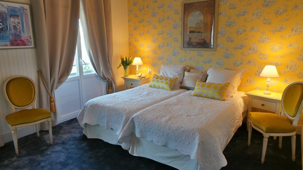 Hotel Relais Du Postillon Antibes Oda fotoğraf
